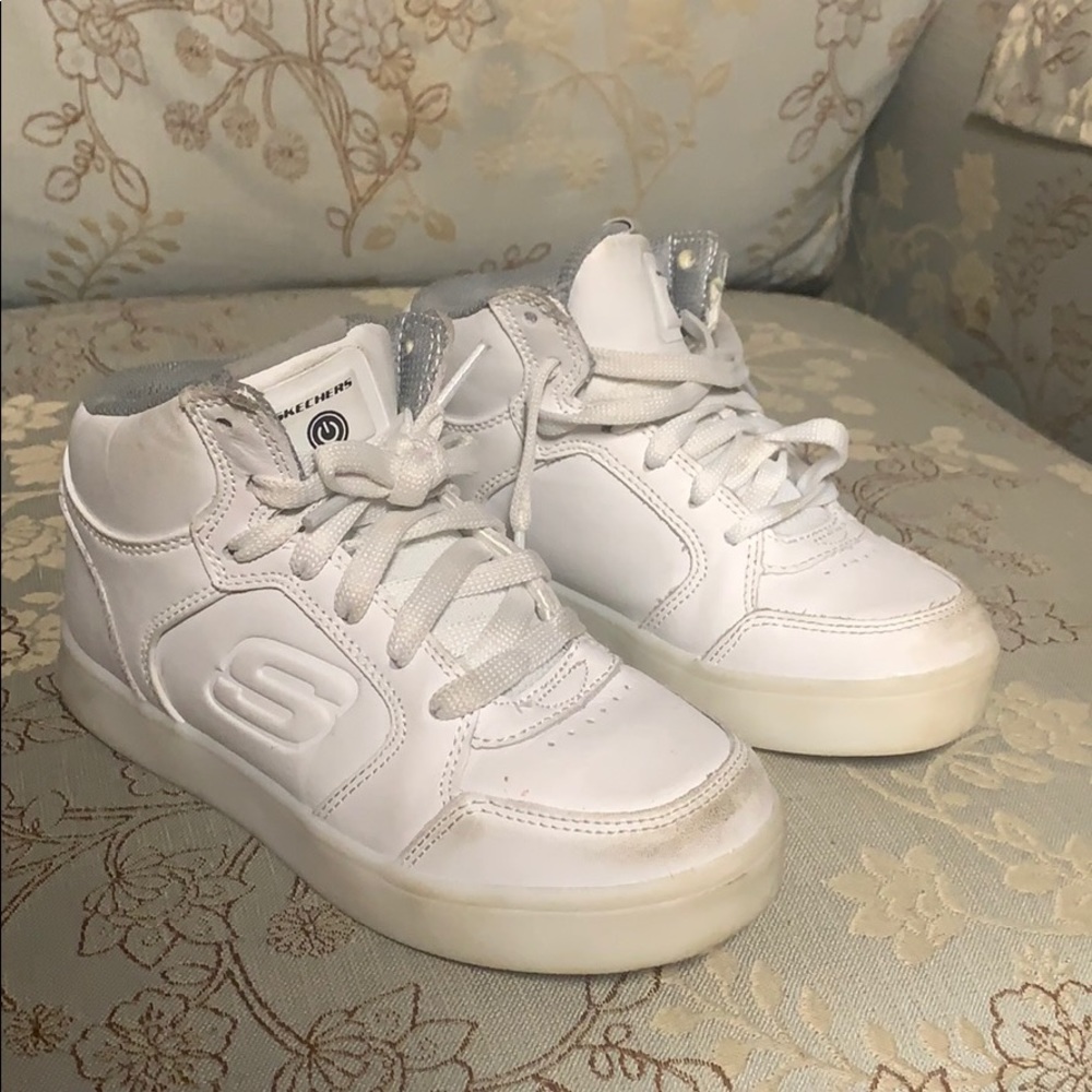 White energy lights sneakers